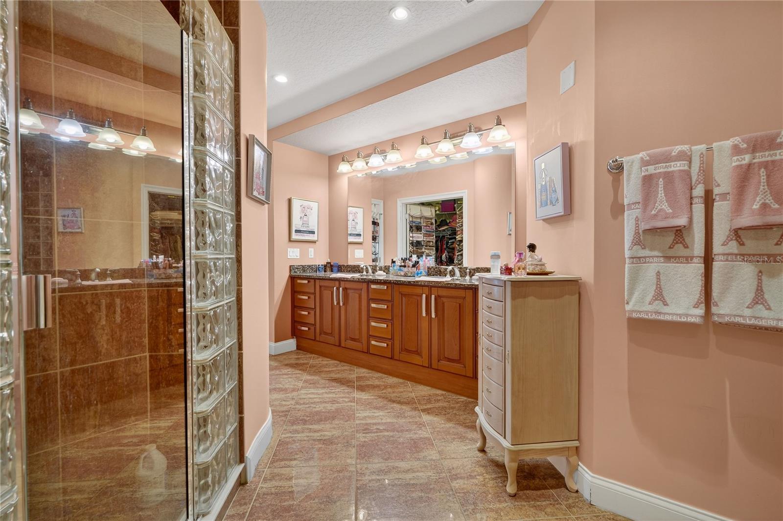 PALMA BELLA CONDO - Residential