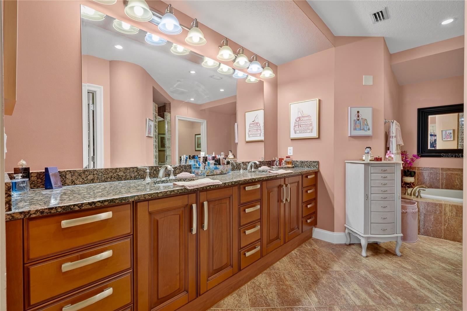 PALMA BELLA CONDO - Residential