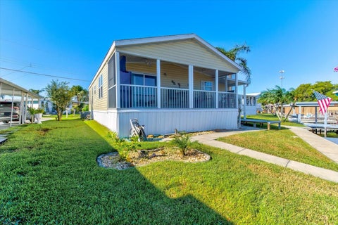 Tiny photo for 1440 S Shore Drive, Tavares, FL 32778 (MLS # G5119270)