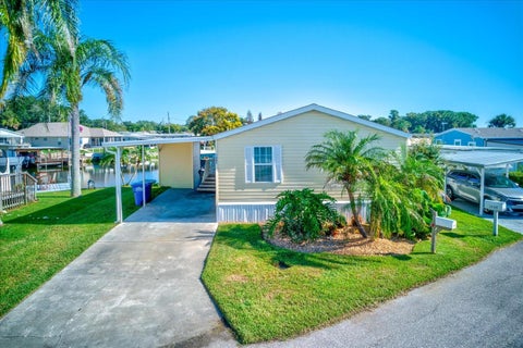 Tiny photo for 1440 S Shore Drive, Tavares, FL 32778 (MLS # G5119270)