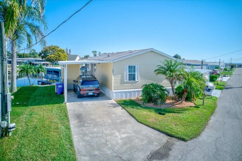 Tiny photo for 1440 S Shore Drive, Tavares, FL 32778 (MLS # G5119270)