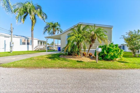 Tiny photo for 1440 S Shore Drive, Tavares, FL 32778 (MLS # G5119270)