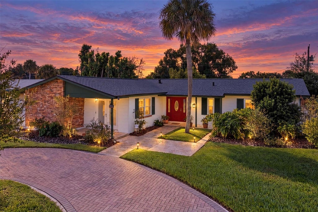 Photo of 824 Marlowe Avenue, Orlando, FL 32809 (MLS # O6445954)
