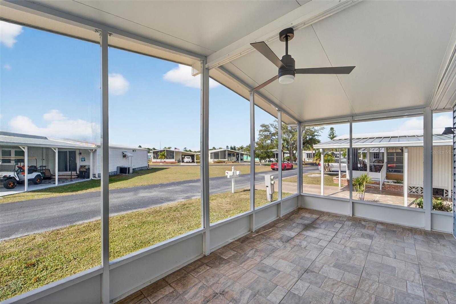 POLYNESIAN VILLAGE - Residential