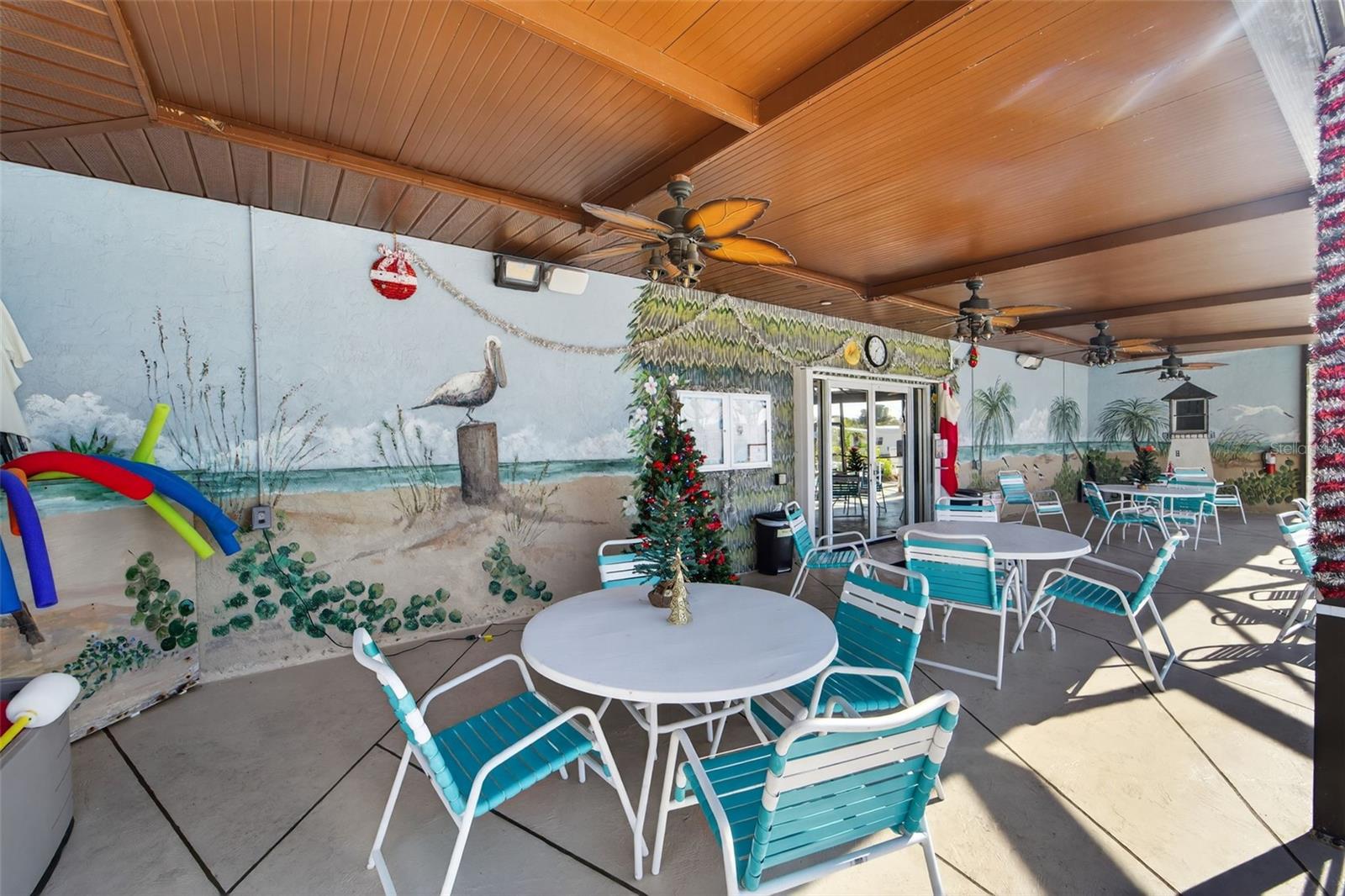 POLYNESIAN VILLAGE - Residential