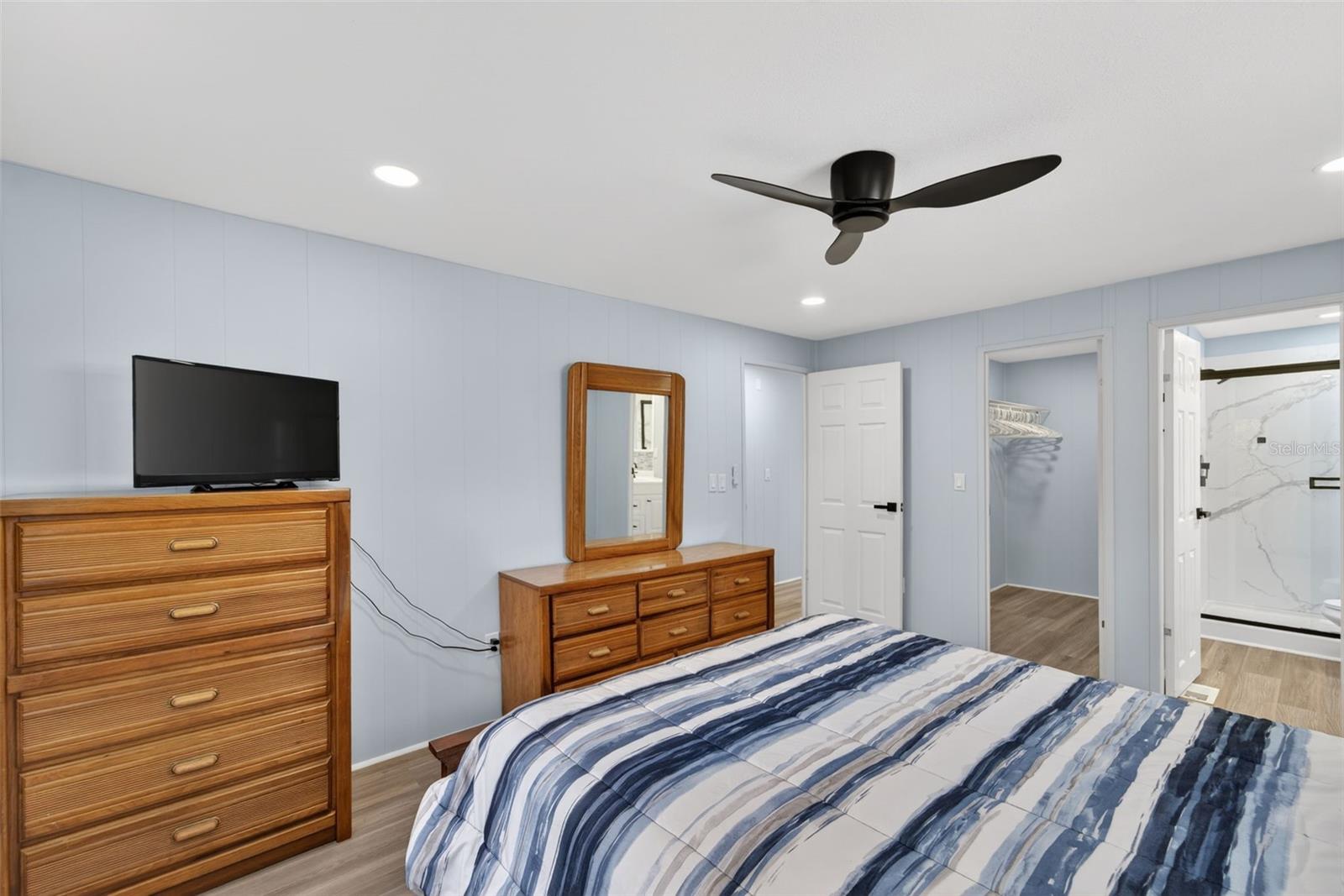 POLYNESIAN VILLAGE - Residential