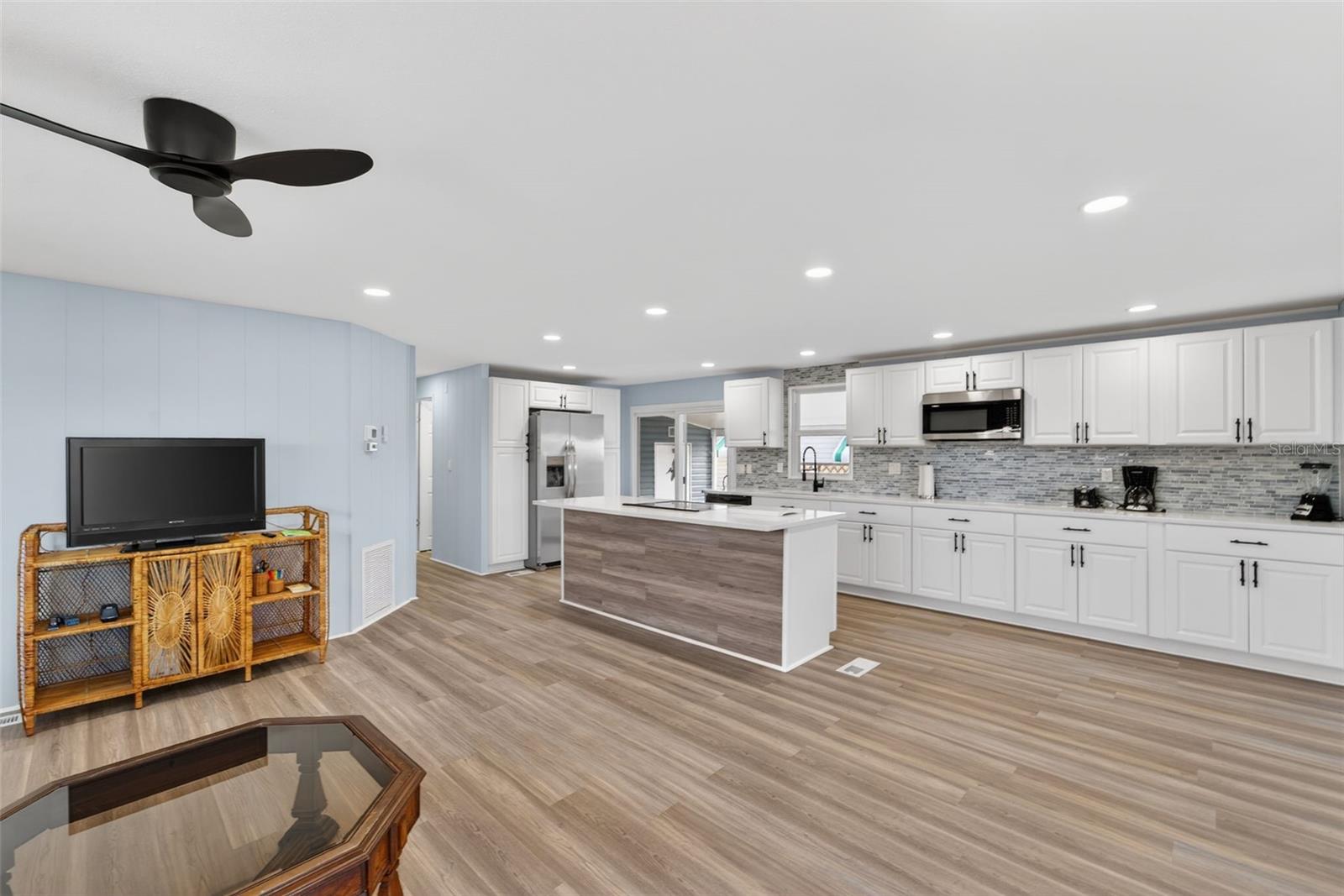 POLYNESIAN VILLAGE - Residential