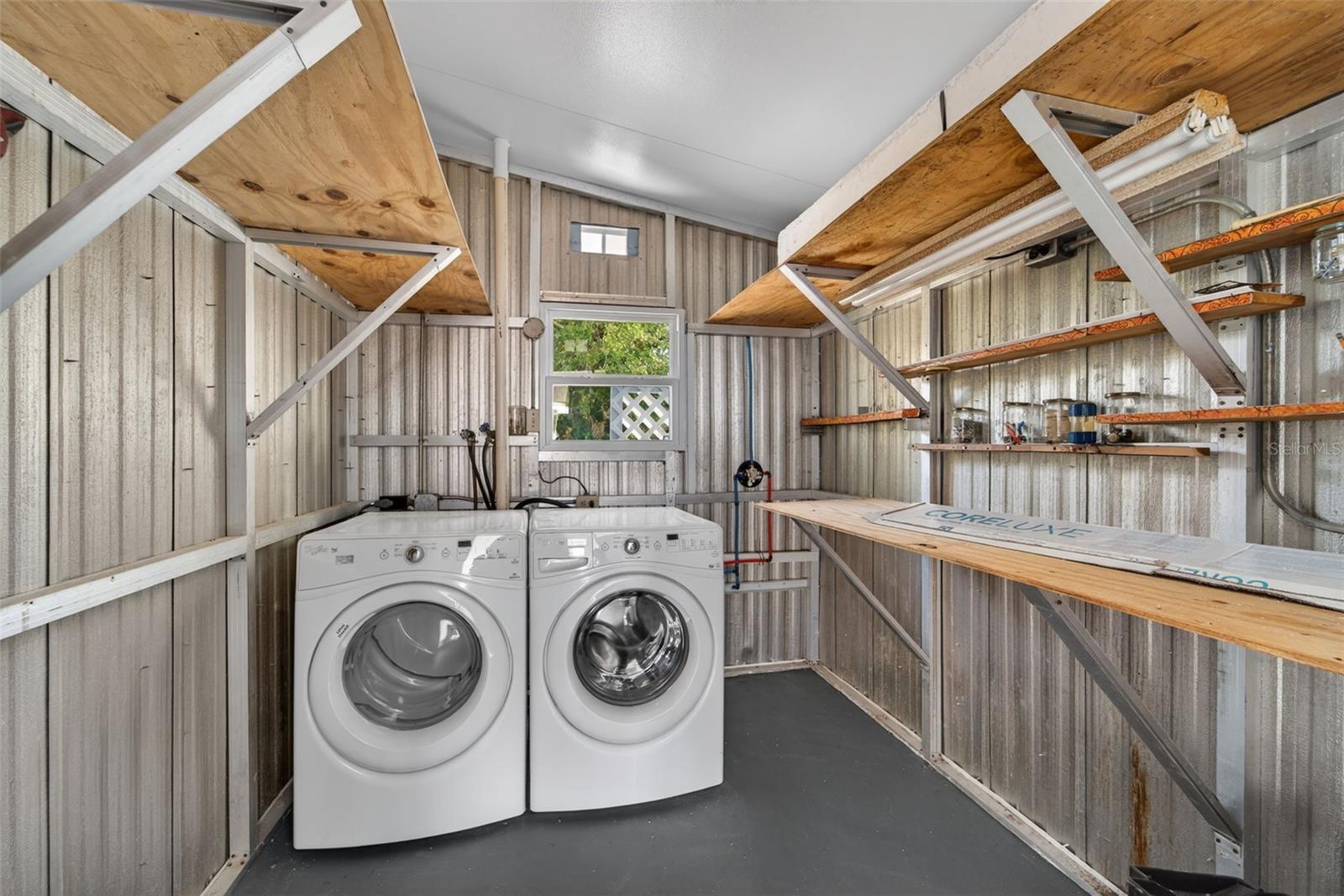 POLYNESIAN VILLAGE - Residential