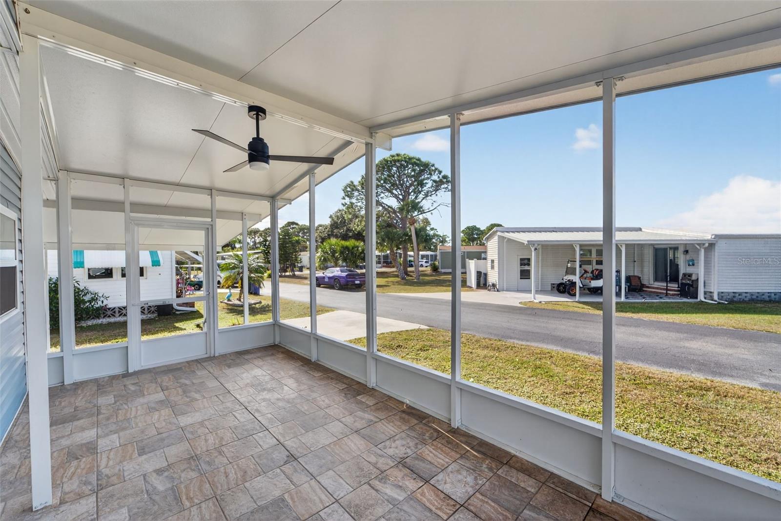 POLYNESIAN VILLAGE - Residential