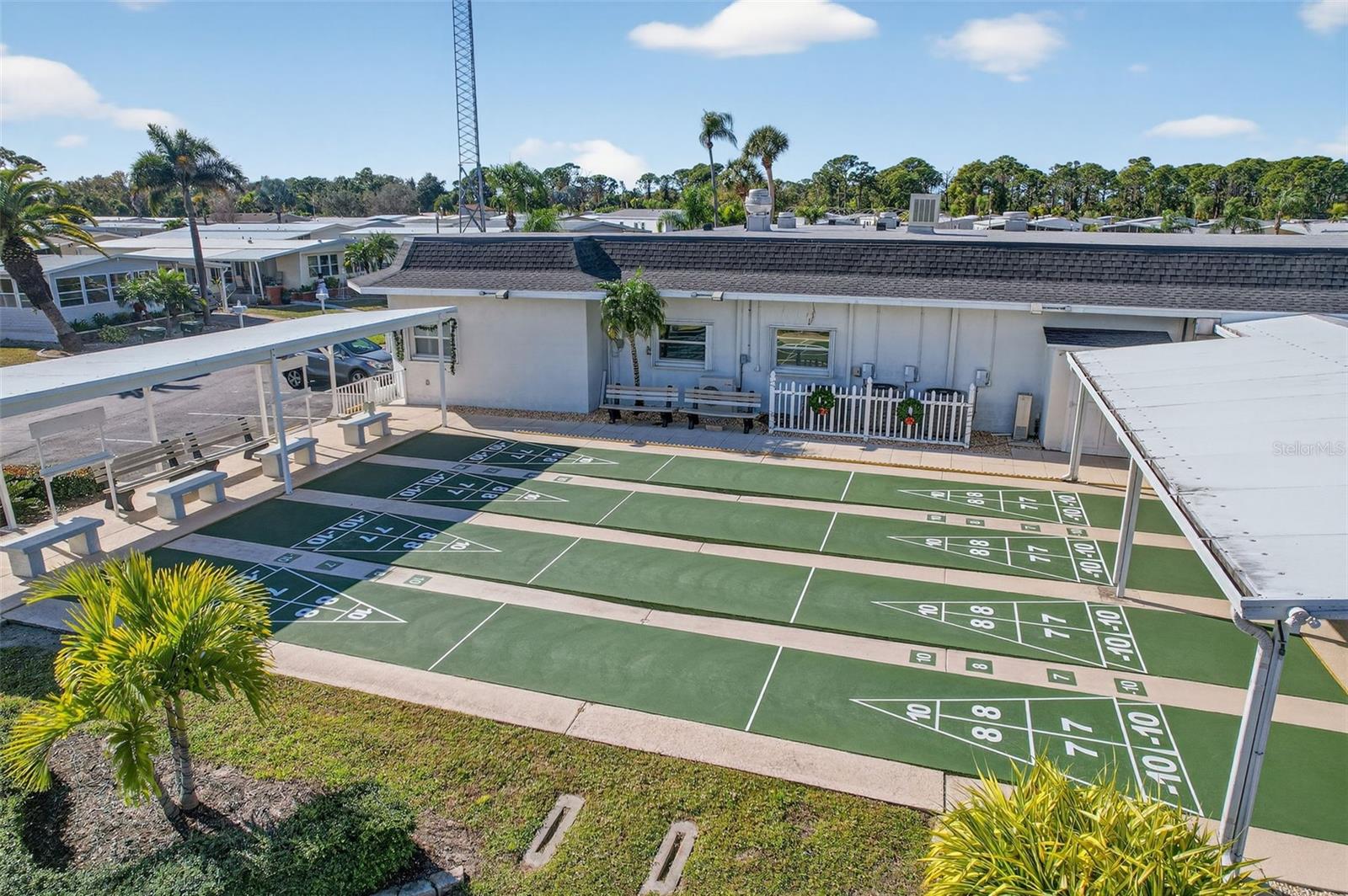 POLYNESIAN VILLAGE - Residential