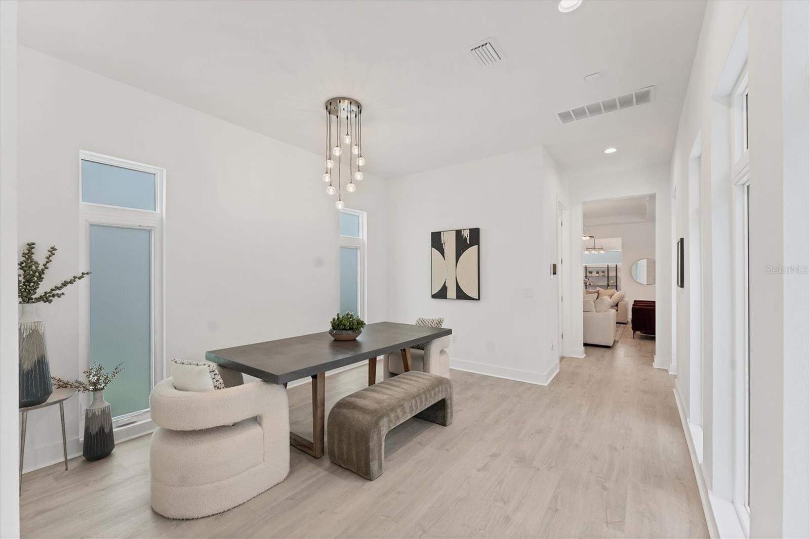 AQUA LAGOON - Residential Lease