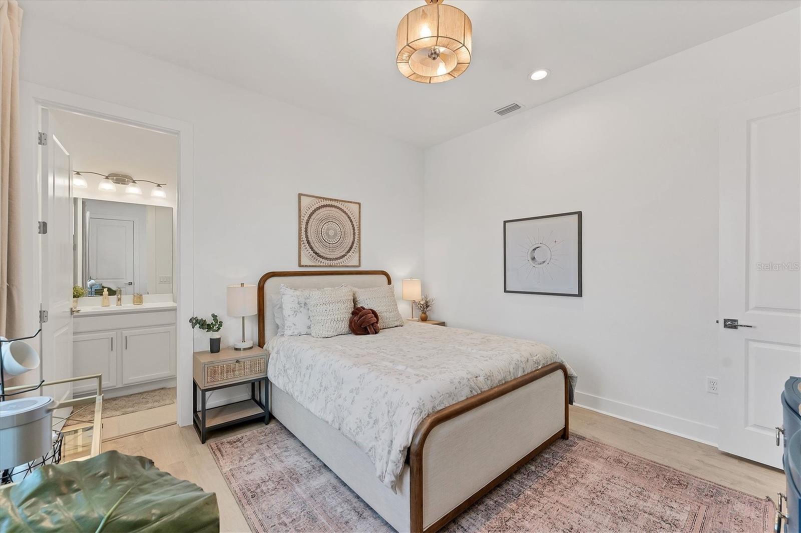 AQUA LAGOON - Residential Lease