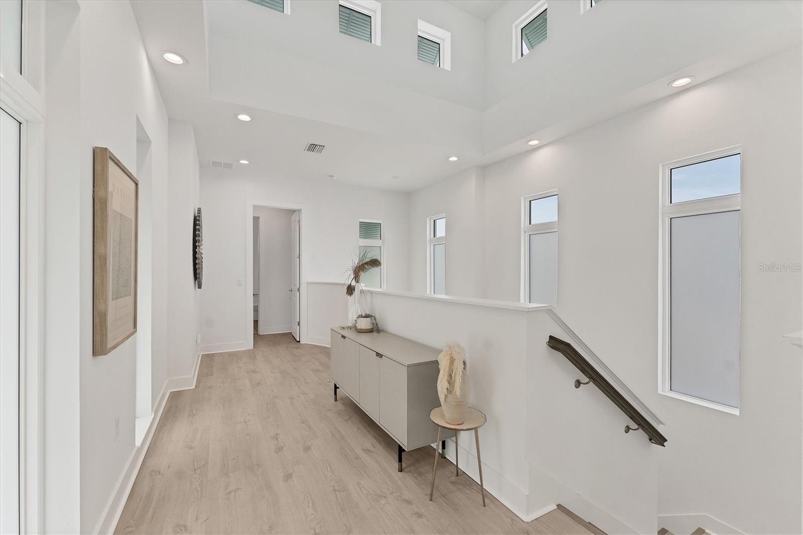 AQUA LAGOON - Residential Lease