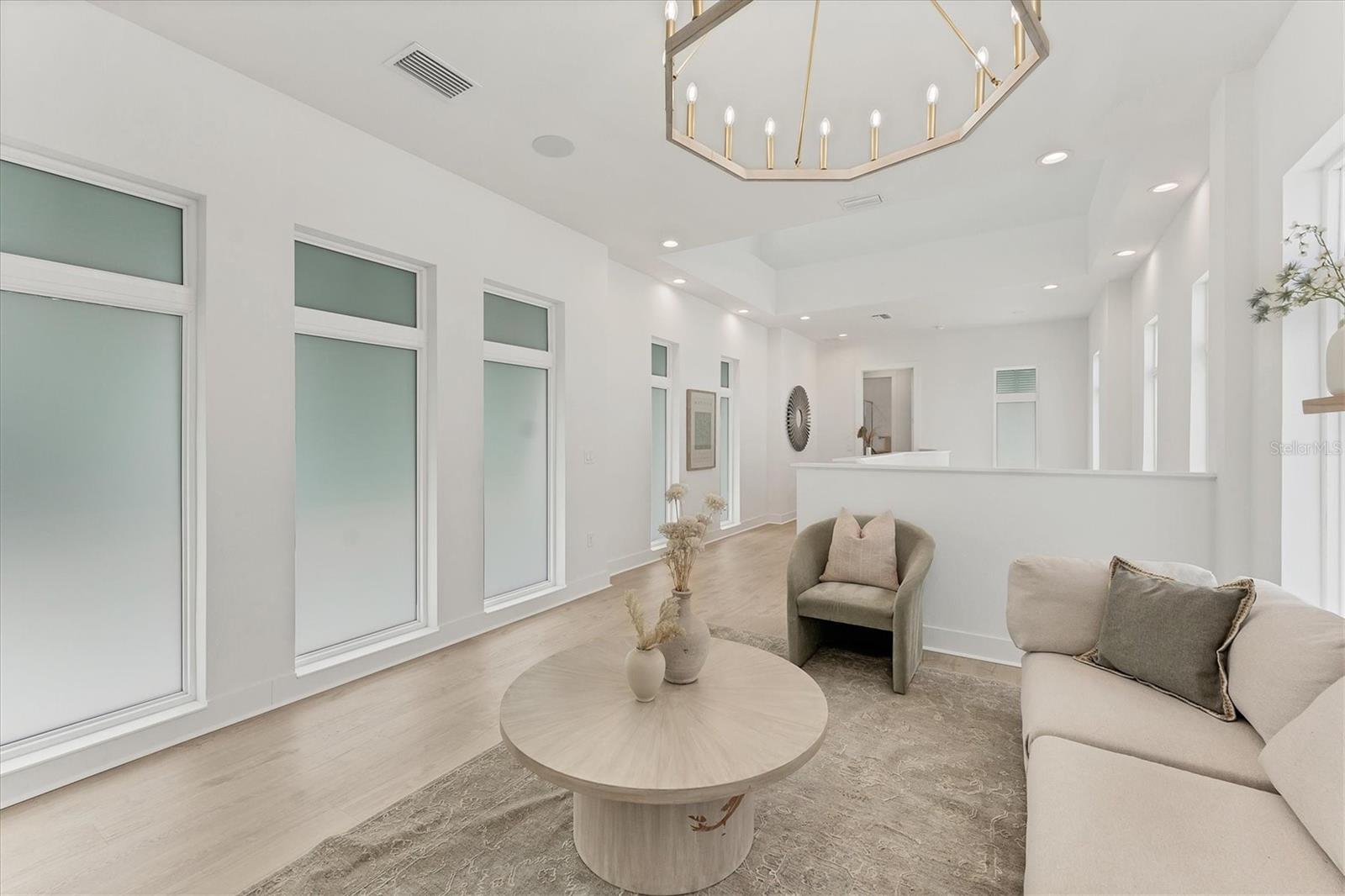 AQUA LAGOON - Residential Lease