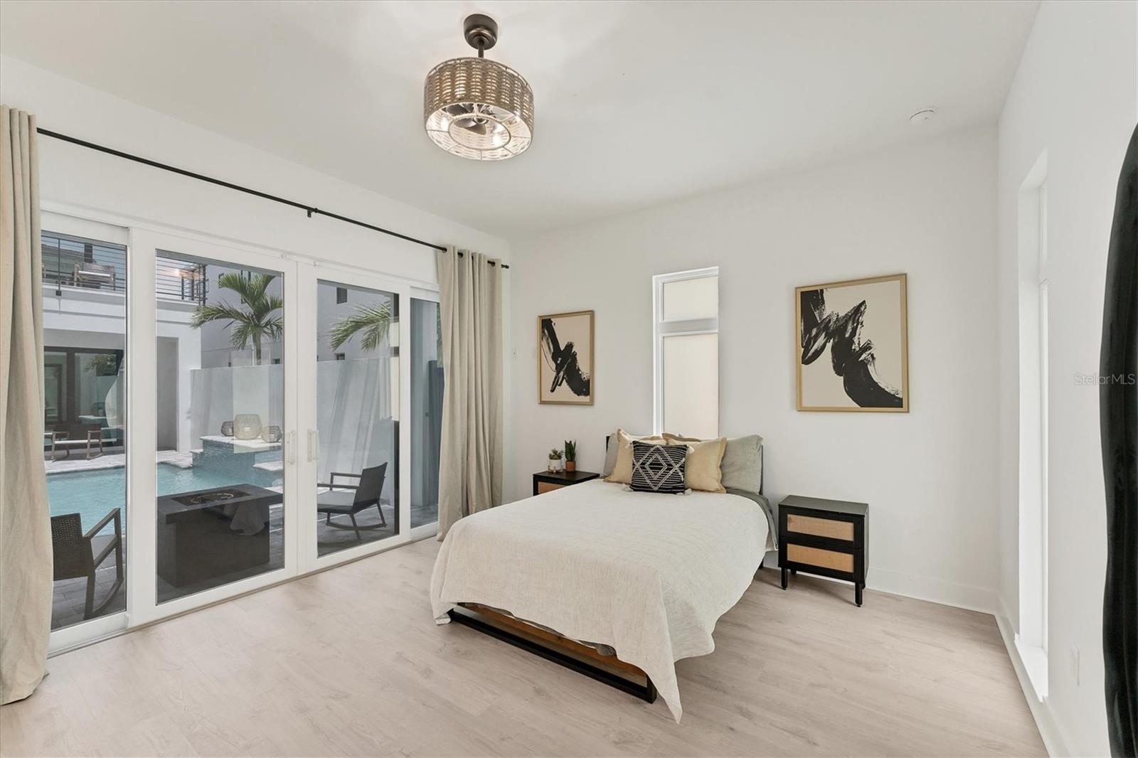 AQUA LAGOON - Residential Lease