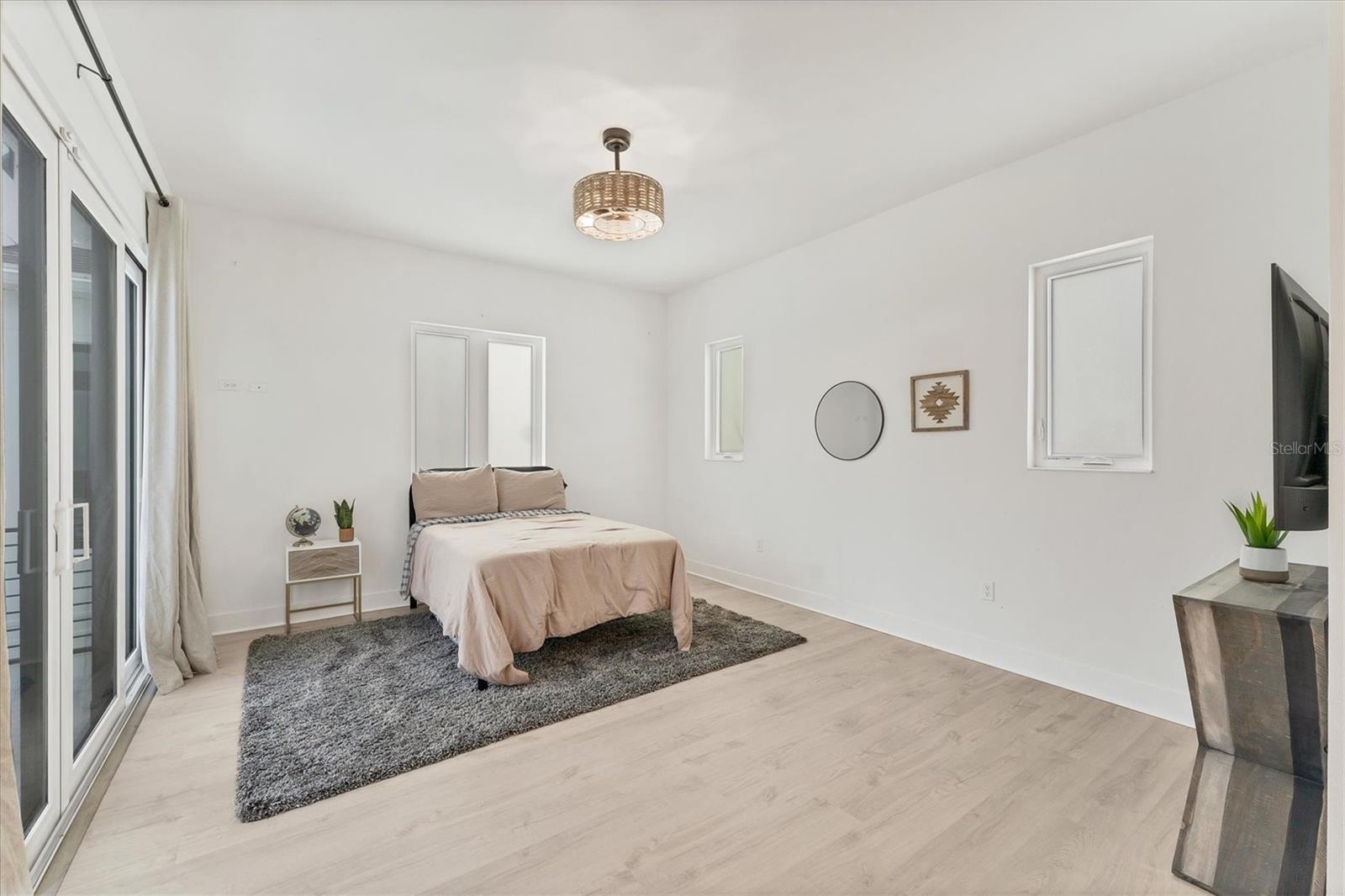 AQUA LAGOON - Residential Lease