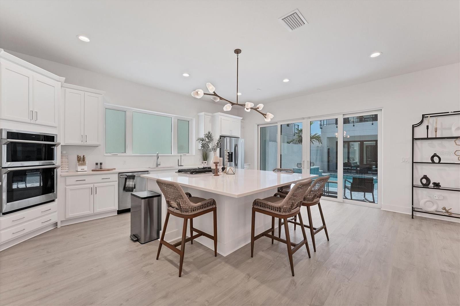 AQUA LAGOON - Residential Lease