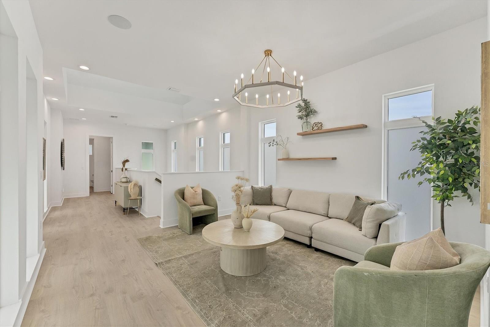 AQUA LAGOON - Residential Lease