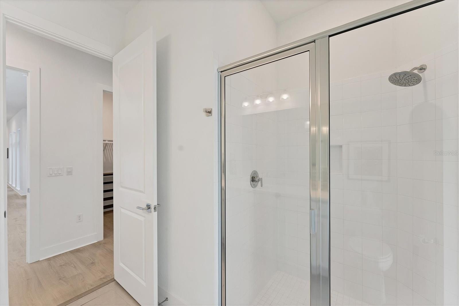 AQUA LAGOON - Residential Lease