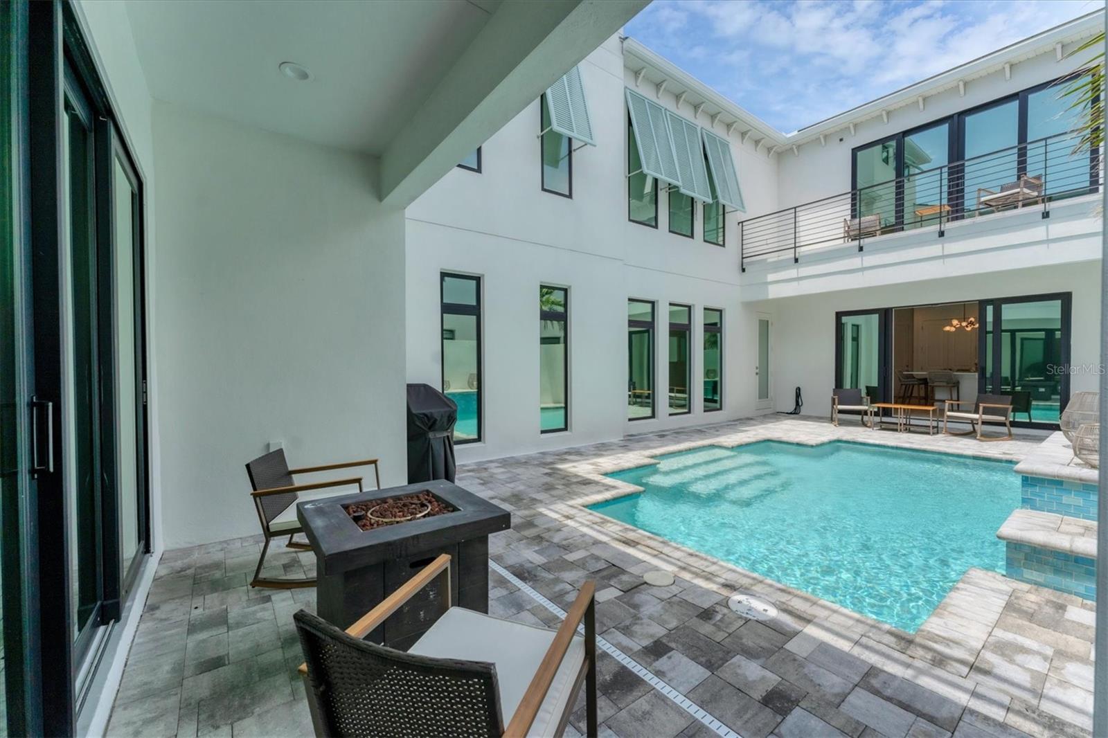 AQUA LAGOON - Residential Lease