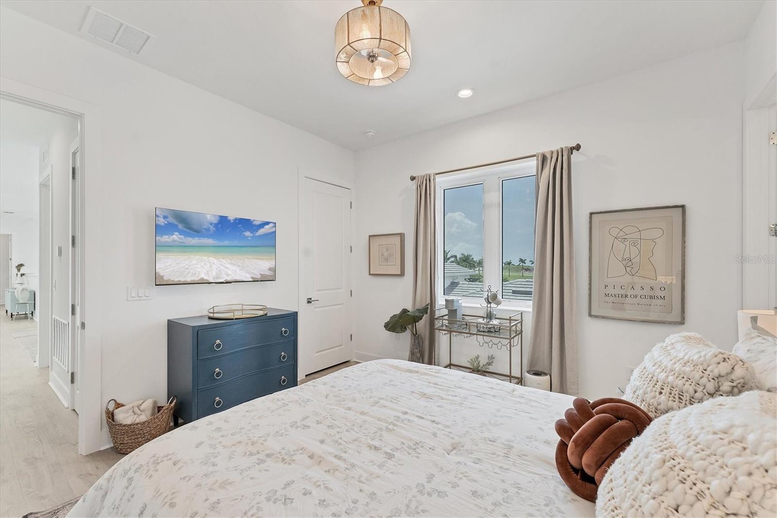 AQUA LAGOON - Residential Lease