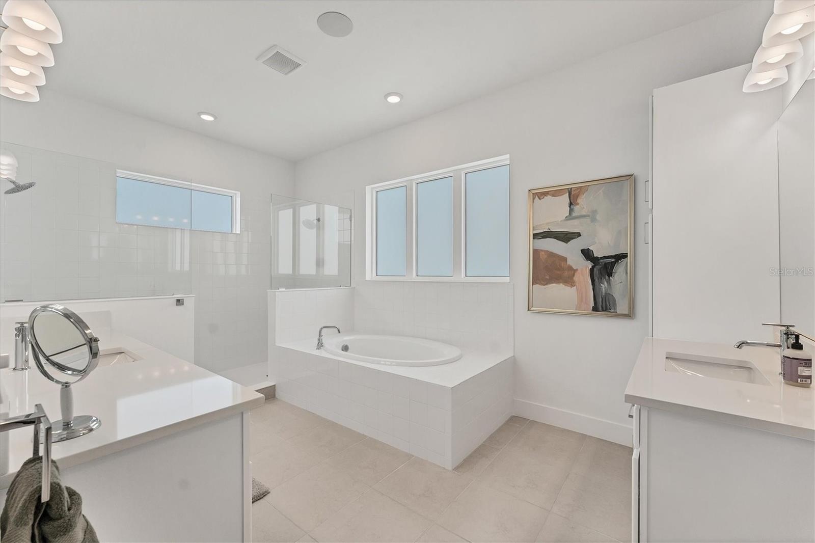 AQUA LAGOON - Residential Lease