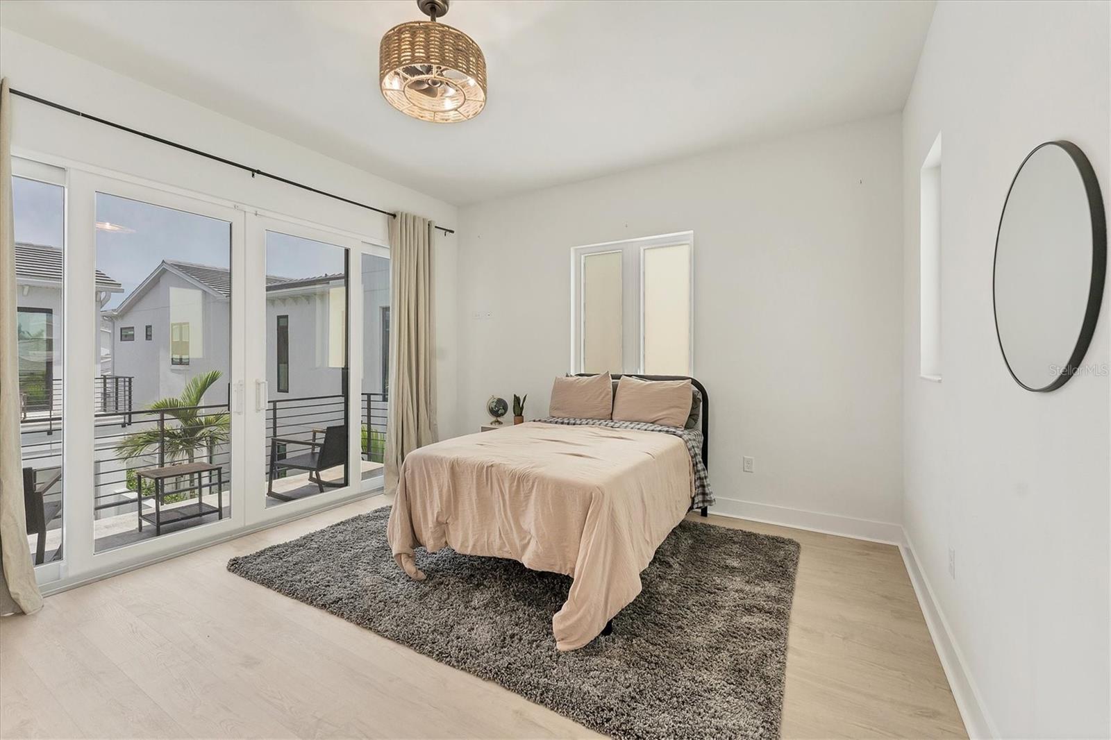 AQUA LAGOON - Residential Lease