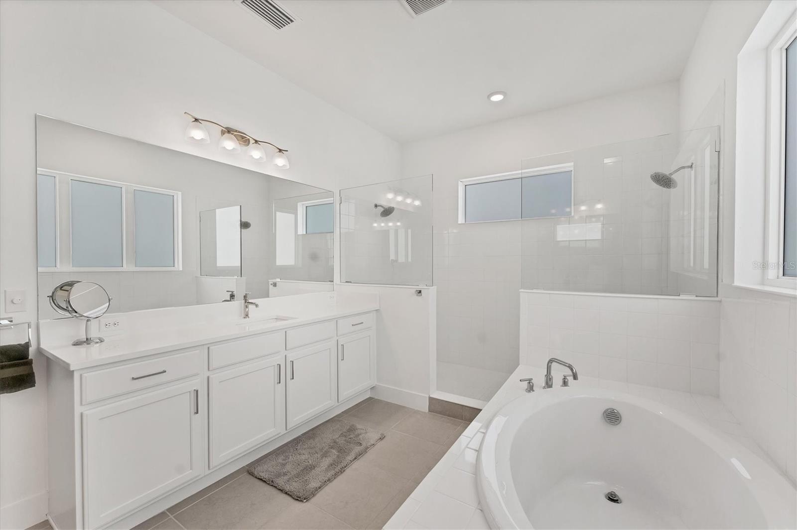 AQUA LAGOON - Residential Lease