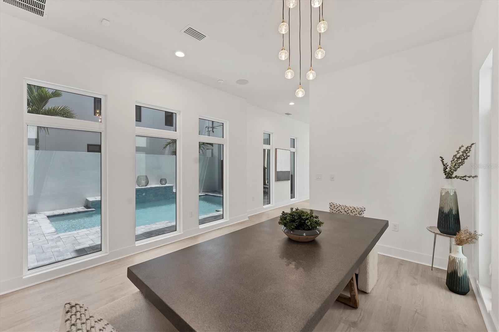 AQUA LAGOON - Residential Lease