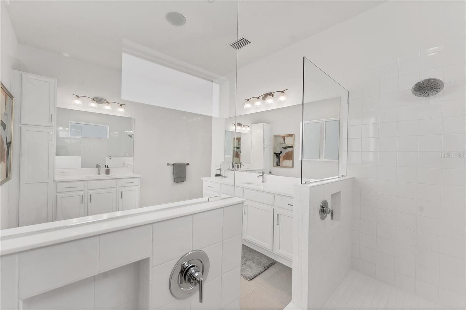 AQUA LAGOON - Residential Lease