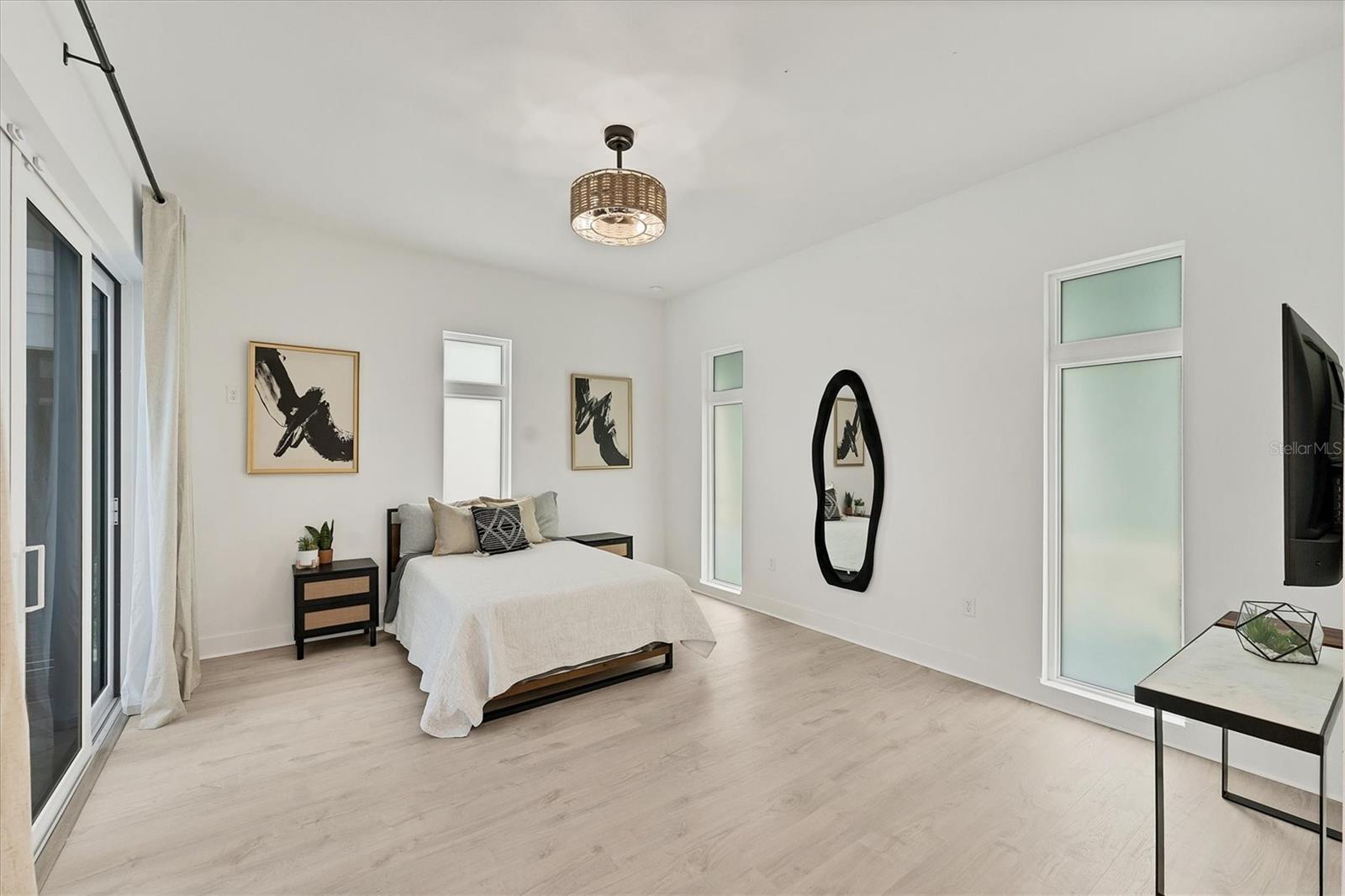 AQUA LAGOON - Residential Lease