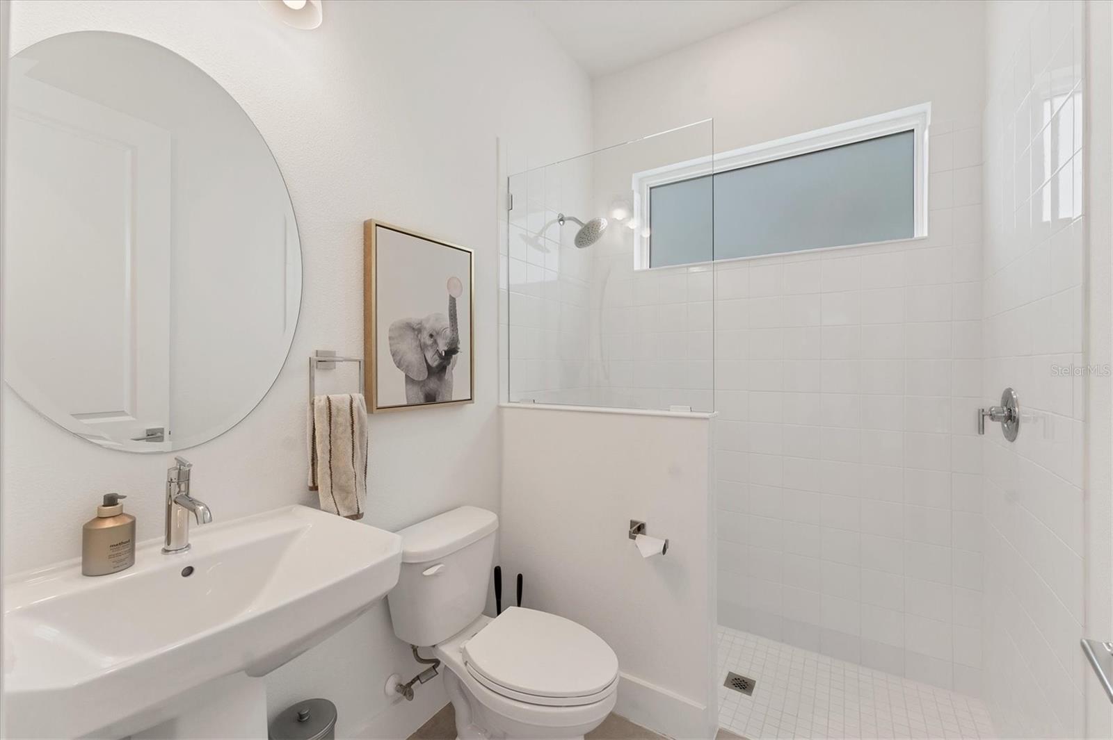 AQUA LAGOON - Residential Lease