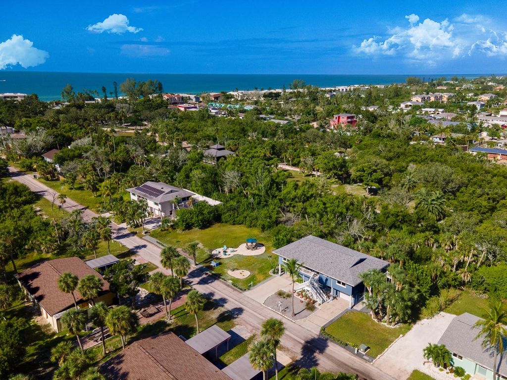 Photo of 681 Gulf Bay Road, Longboat Key, FL 34228 (MLS # A4683898)