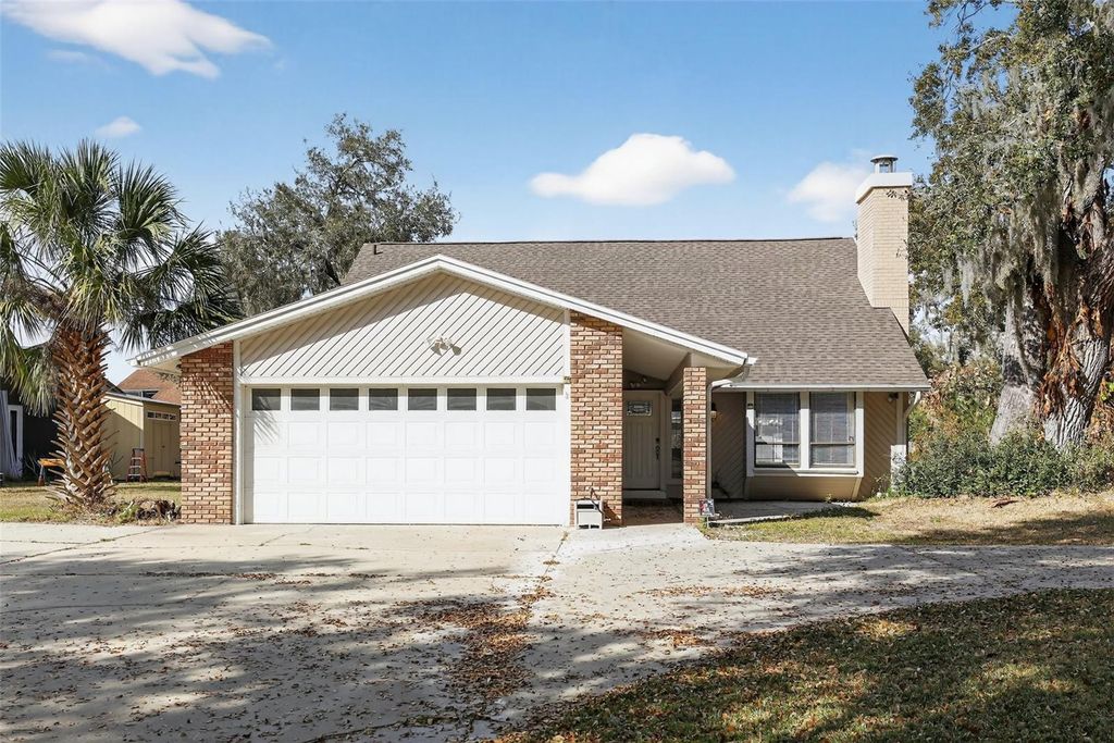 Photo of 1595 Shady Oak Drive, Kissimmee, FL 34744 (MLS # S5144261)