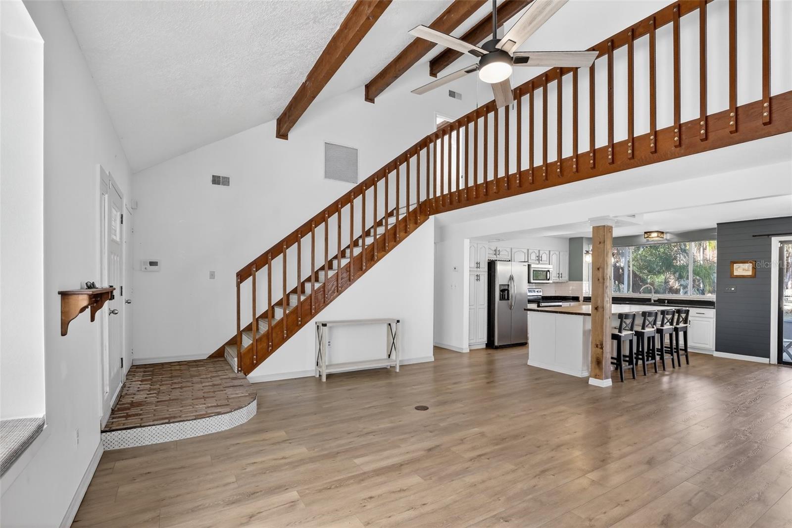 1595 SHADY OAK DRIVE