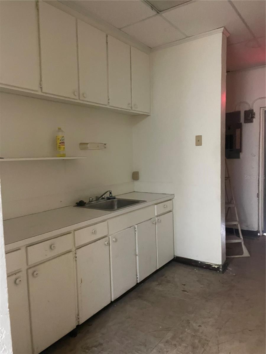 LUCILE COURT - Commercial Lease