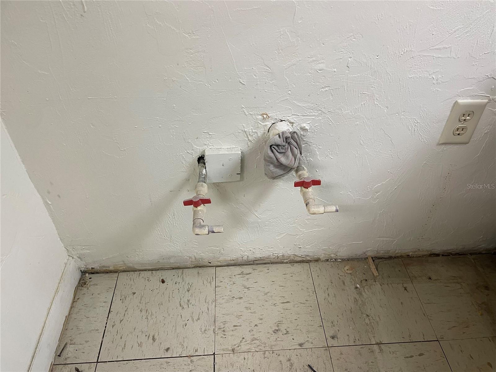 LUCILE COURT - Commercial Lease