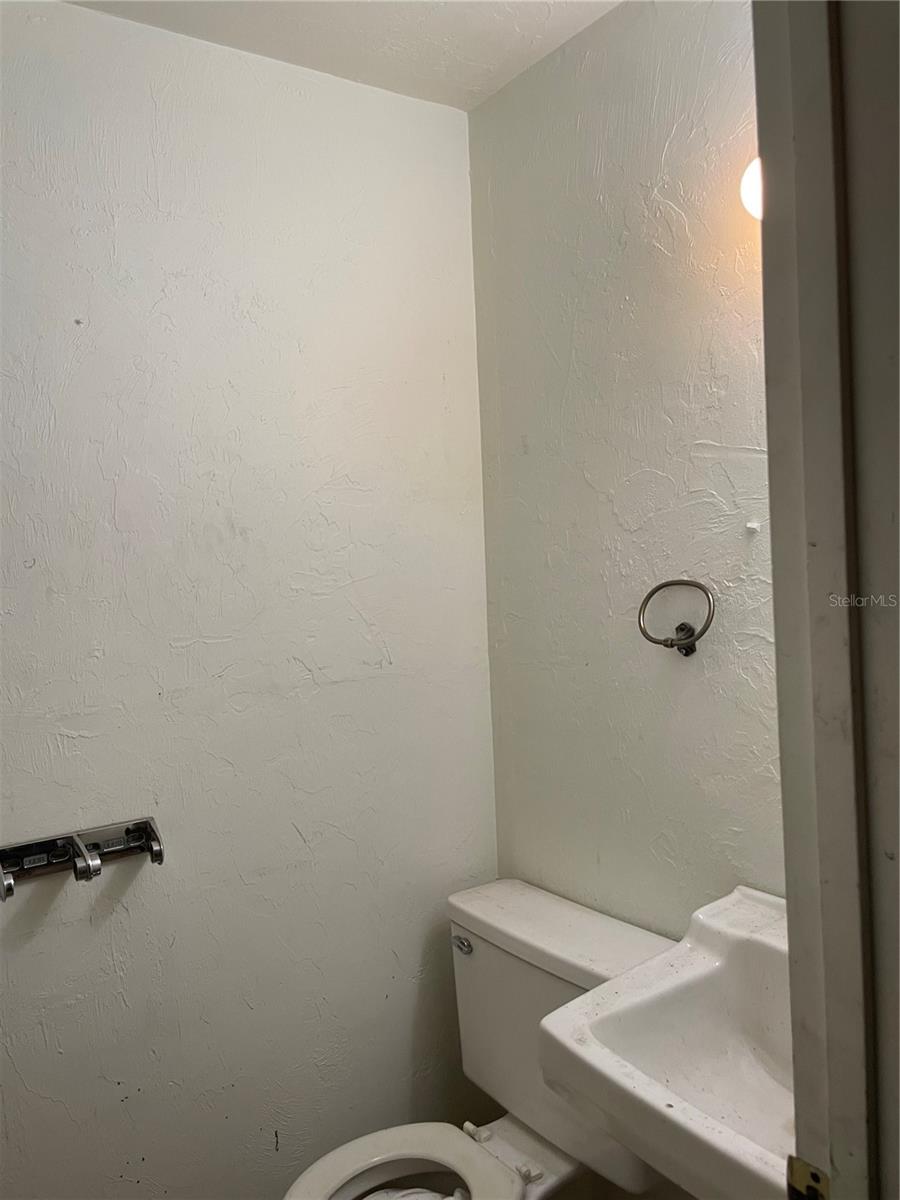 LUCILE COURT - Commercial Lease