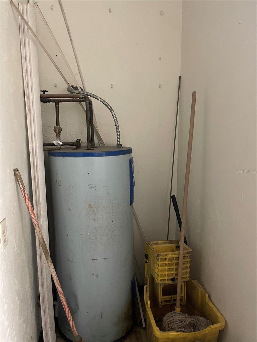 LUCILE COURT - Commercial Lease