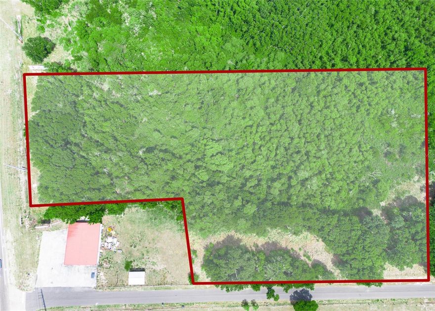 This site is positioned with frontage on Highway 60 providing direct access along one of the busiest East- West corridors in Polk County. Providing access between Bartow/ Mulberry and Lake Wales/ Highway 27, the opportunity for transportation from this lot is endless. 

This site is just minutes from US 27, with access on both Godwin Road and State Road 60 providing easy accessibility to the Polk County area. 

This site is zoned BPC-1X which allows for professional services and office uses as well as a few others.