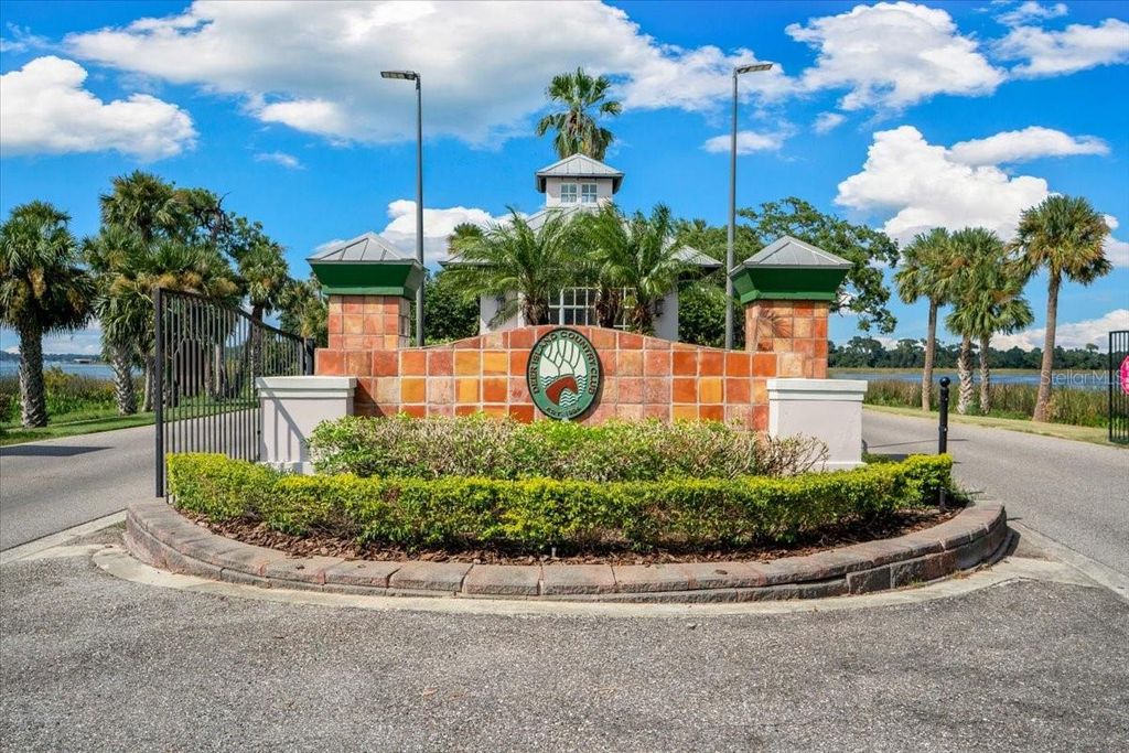 Photo of Live Oak Drive, Tavares, FL 32778 (MLS # OM706218)