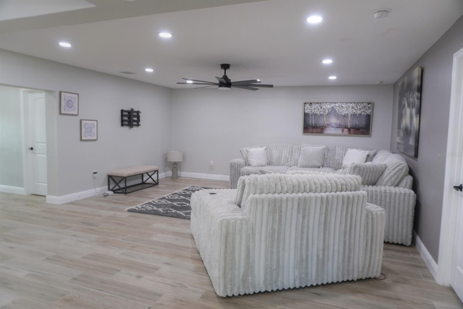 TIERRA VERDE UNIT 1 3RD REP - Residential Lease