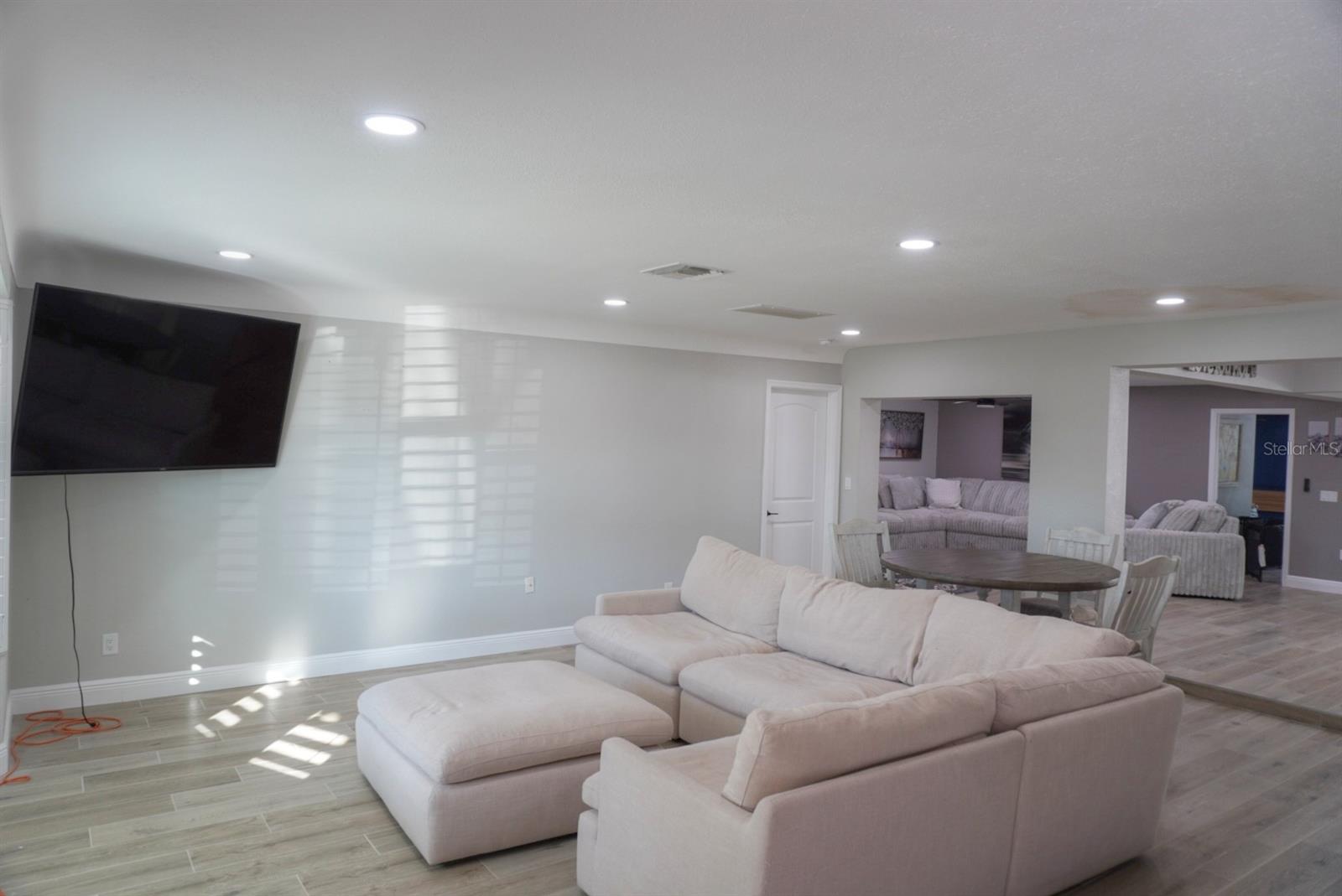 TIERRA VERDE UNIT 1 3RD REP - Residential Lease