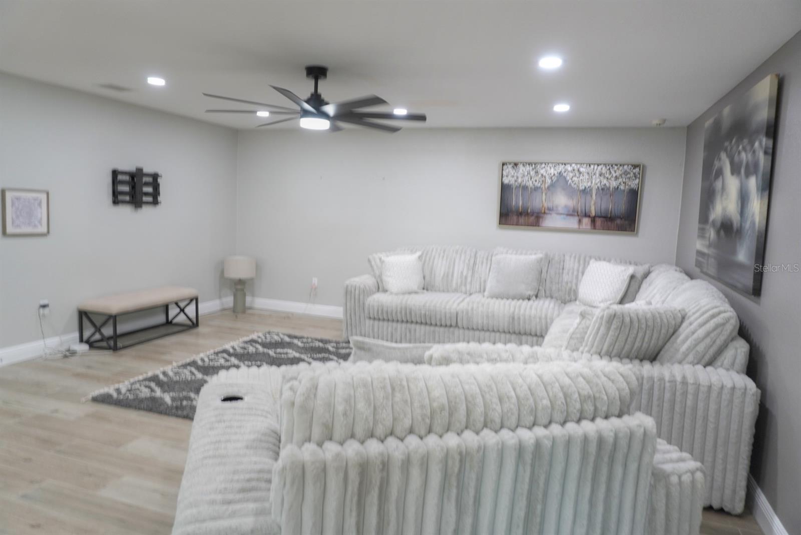 TIERRA VERDE UNIT 1 3RD REP - Residential Lease