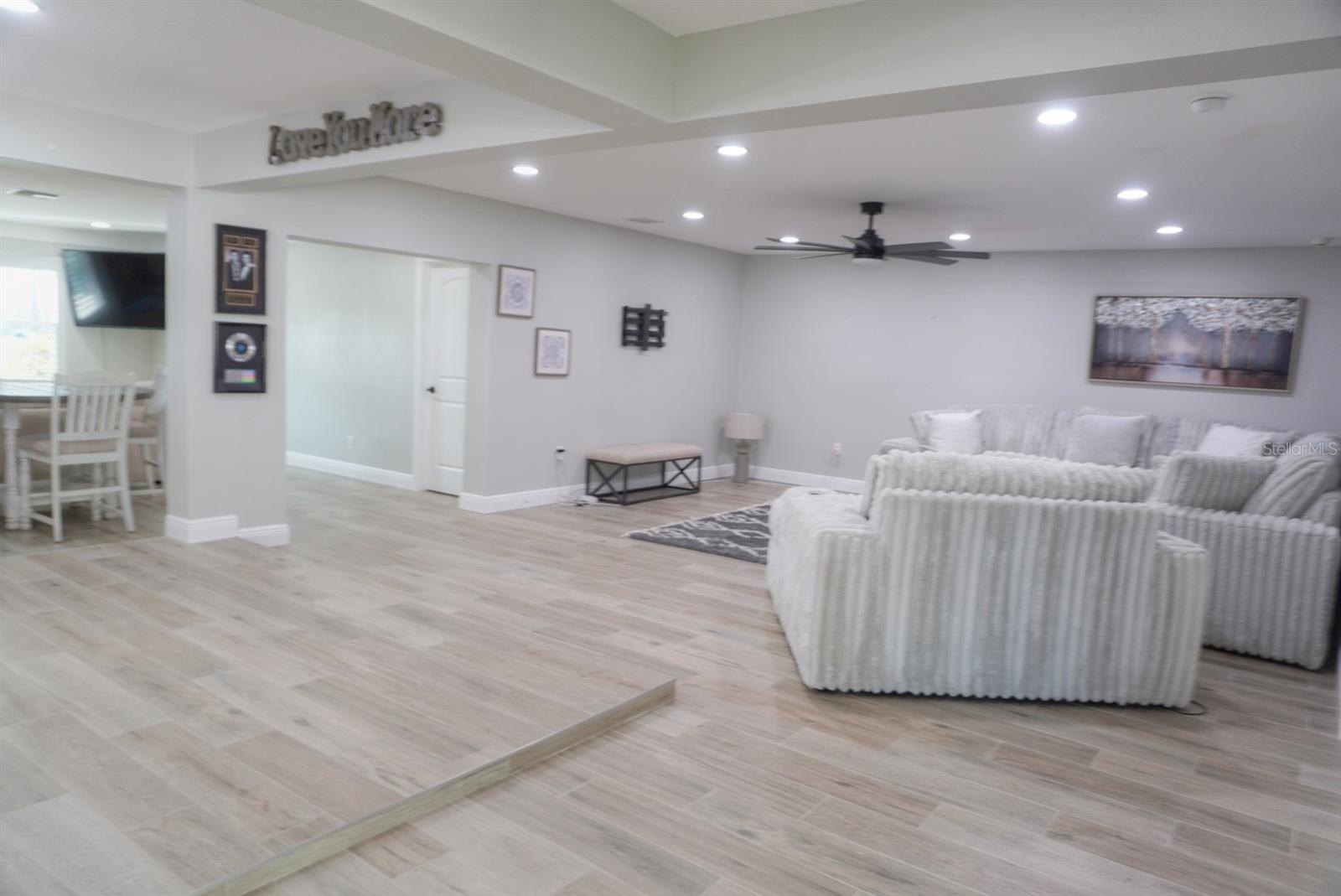 TIERRA VERDE UNIT 1 3RD REP - Residential Lease