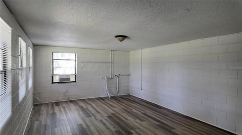 Tiny photo for 409 S Dixie Avenue, Fruitland Park, FL 34731 (MLS # O6406459)