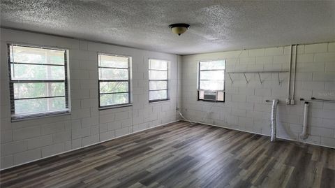 Tiny photo for 409 S Dixie Avenue, Fruitland Park, FL 34731 (MLS # O6406459)