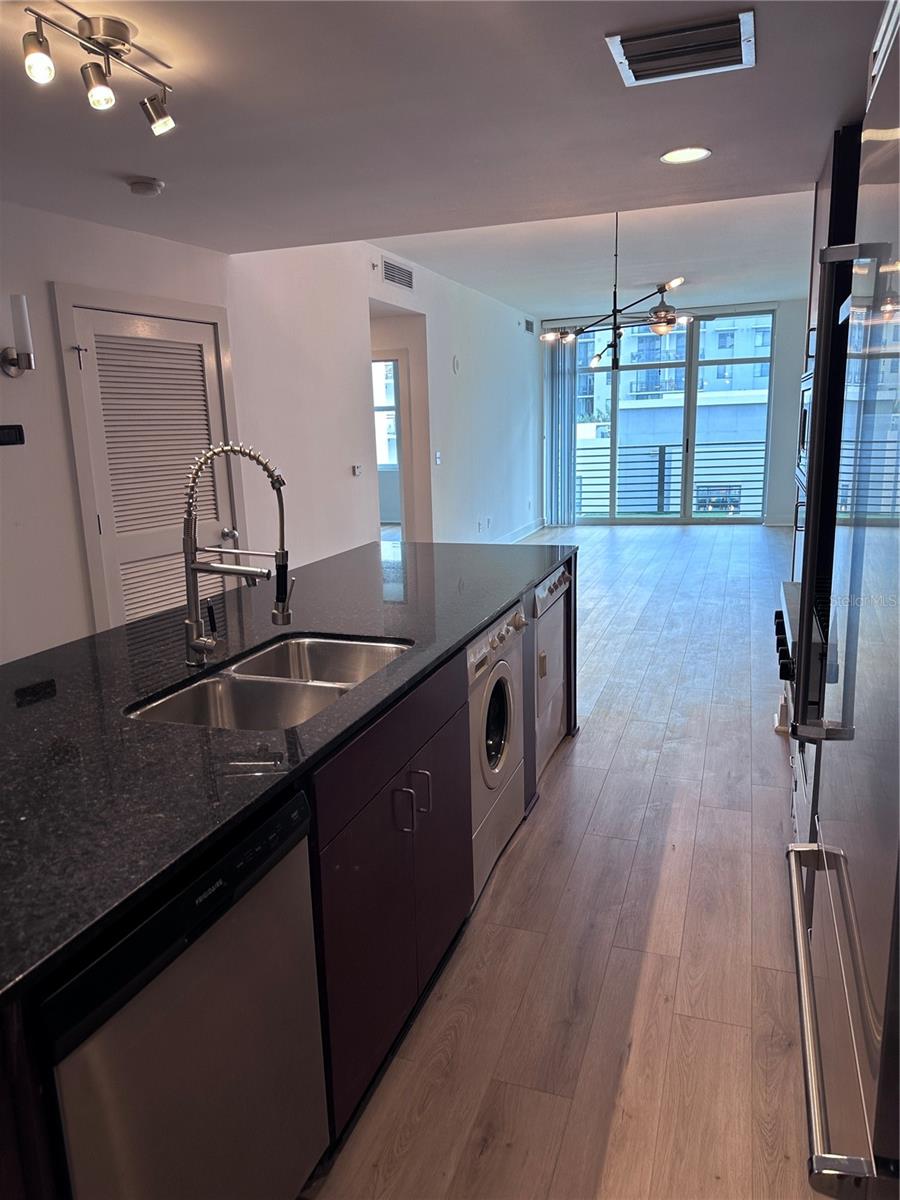 1208 E KENNEDY BOULEVARD 313