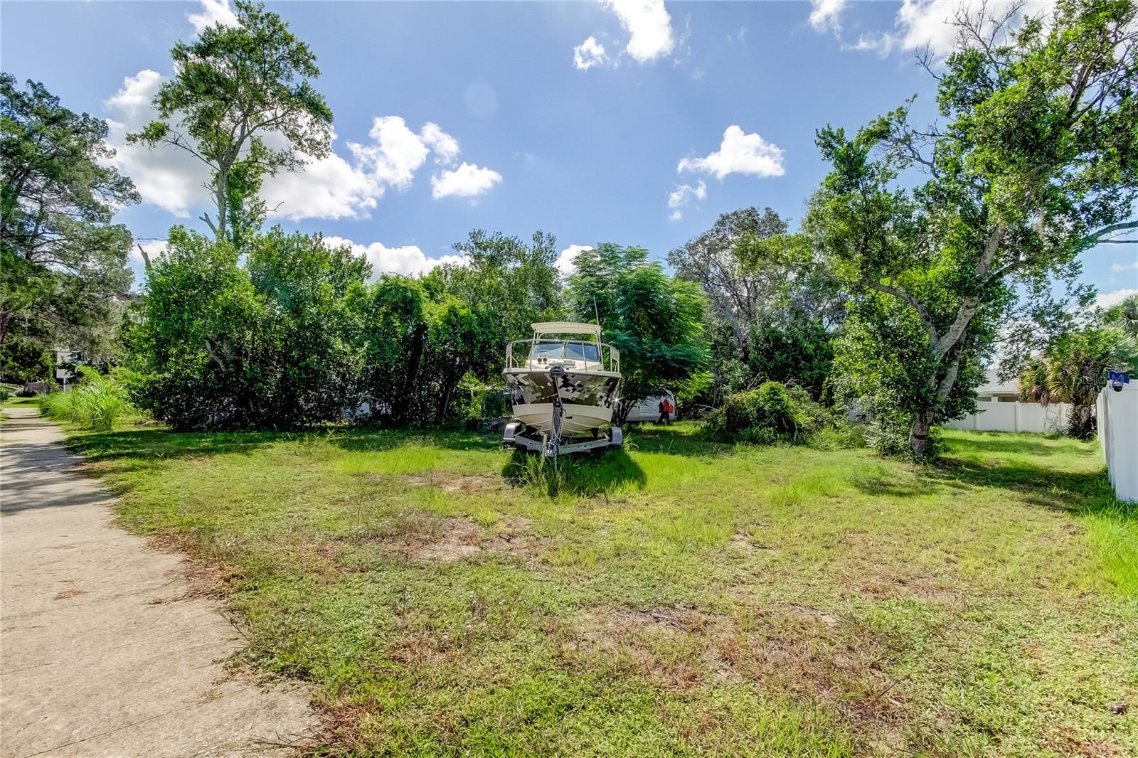 YOUNGS SUB DE LUXE - Land