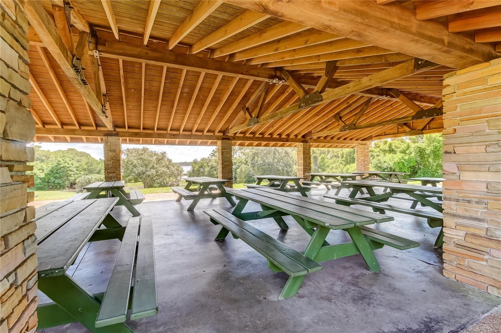 YOUNGS SUB DE LUXE - Land